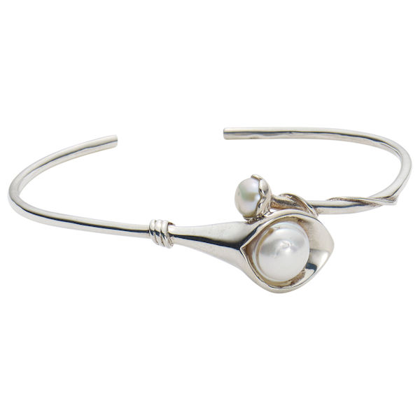 Pearl Calla Lily Jewelry: Bracelet